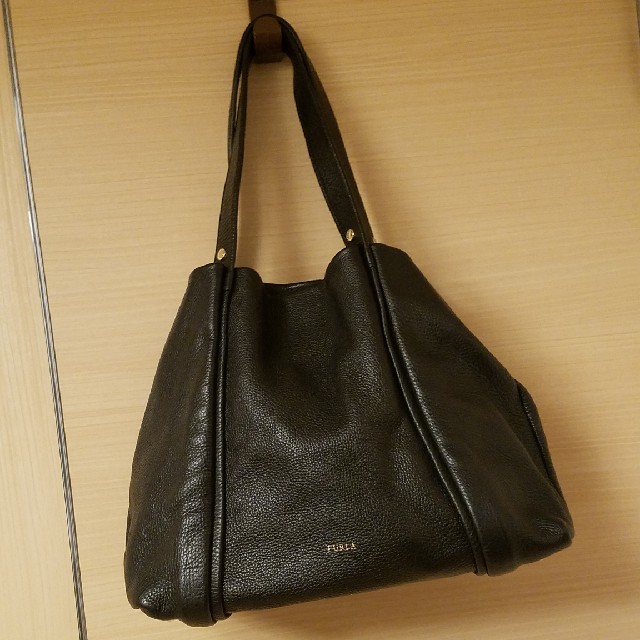 バッグ美品 FURLA レザーショルダーバッグ