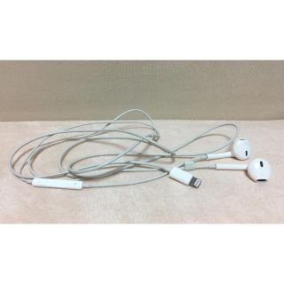 アップル(Apple)のイヤホン iPhone iPod lightning端子 純正品(ヘッドフォン/イヤフォン)