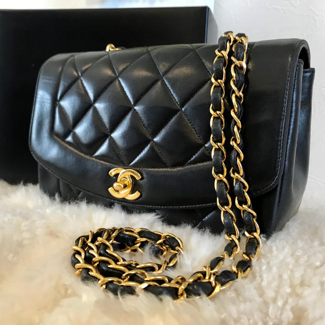 人気ブランドの CHANEL - ☆美品☆ シャネル マトラッセ ダイアナ ショルダーバッグ - covid19.ins.gov.mz