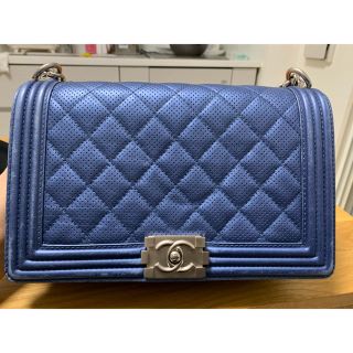 シャネル(CHANEL)の早い勝ち！！Chanel boy chanel 28cm金属系ブルー(ハンドバッグ)