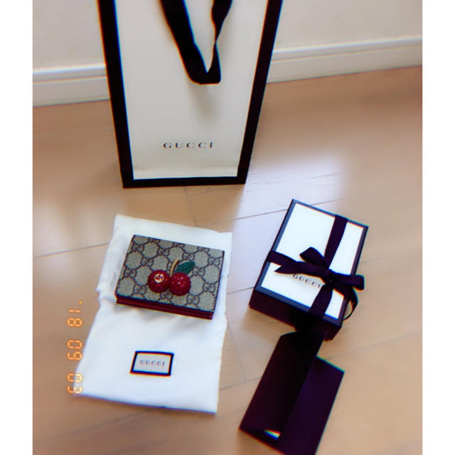 Gucci(グッチ)のGUCCI チェリー さくらんぼ 財布 メンズのファッション小物(折り財布)の商品写真