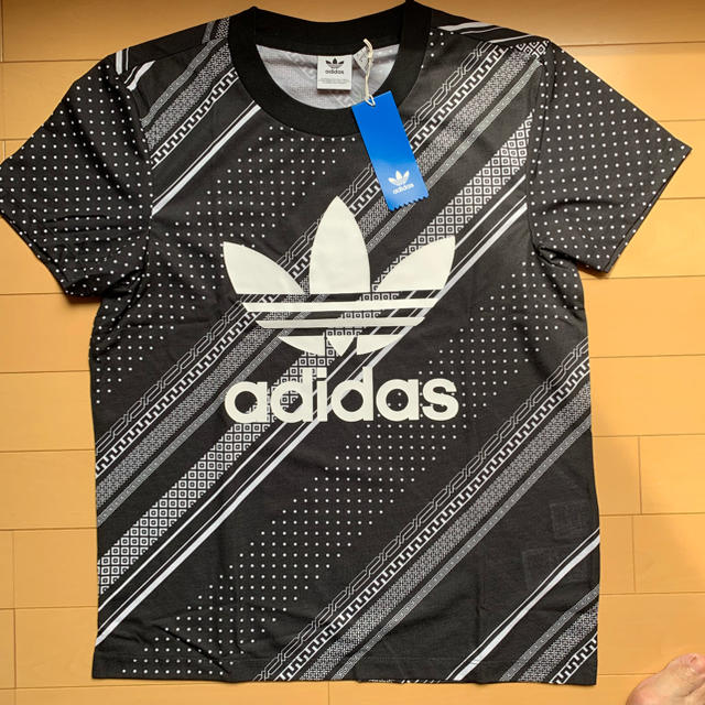 adidas(アディダス)のadidas アディダス レディース オリジナルス BF TREFOIL TEE レディースのトップス(Tシャツ(半袖/袖なし))の商品写真