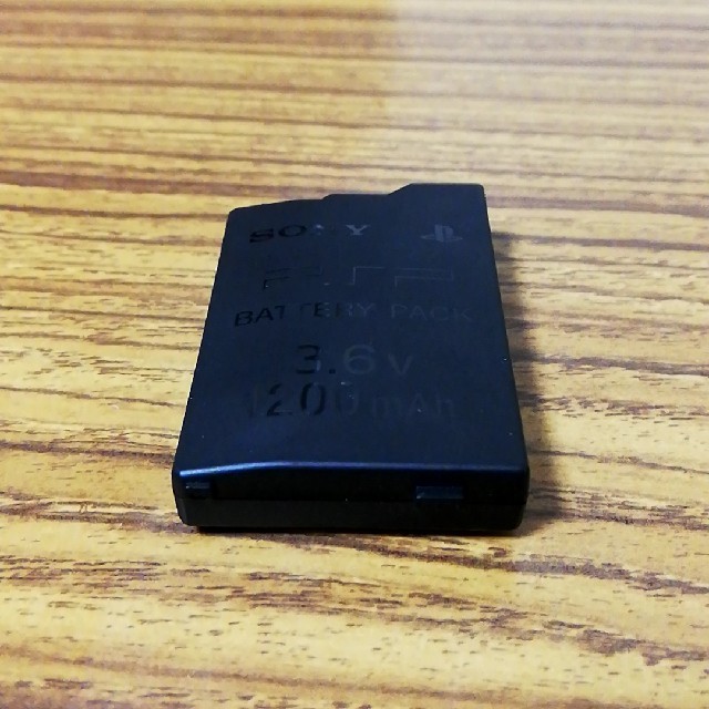PlayStation Portable(プレイステーションポータブル)のPSP 黒　ジャンク品 エンタメ/ホビーのゲームソフト/ゲーム機本体(携帯用ゲーム機本体)の商品写真