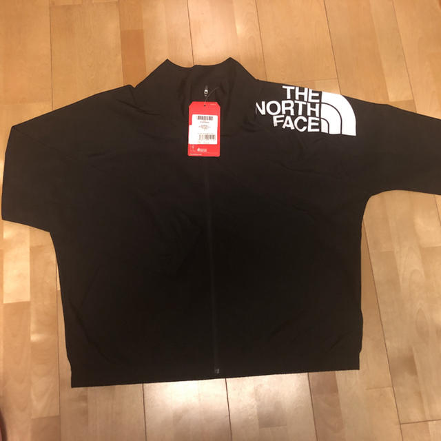 THE NORTH FACE(ザノースフェイス)のTHE NORTH FACE ロゴジャケット レディースのジャケット/アウター(その他)の商品写真