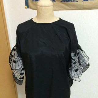 AHCAHCUM.muchacha(シャツ/ブラウス(半袖/袖なし))のフリマ AHCAHCUM.muchacha(シャツ/ブラウス(半袖/袖なし))のフリマ