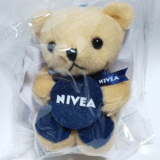 ニベア(ニベア)のNIVEA ニベア くまちゃん マスコット エンタメ/ホビーのおもちゃ/ぬいぐるみ(ぬいぐるみ)の商品写真