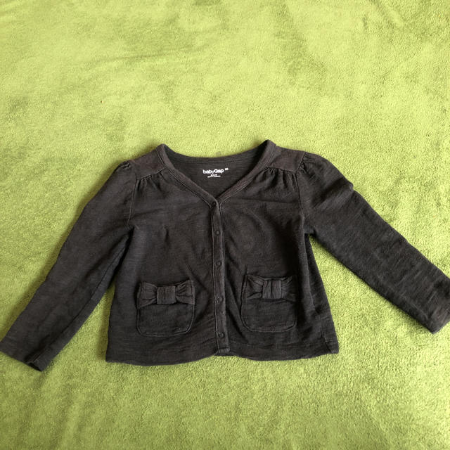 babyGAP(ベビーギャップ)のキッズカーディガン キッズ/ベビー/マタニティのキッズ服女の子用(90cm~)(カーディガン)の商品写真