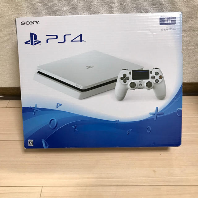 PlayStation4(プレイステーション4)のps4 本体 ソフト付き エンタメ/ホビーのゲームソフト/ゲーム機本体(家庭用ゲーム機本体)の商品写真