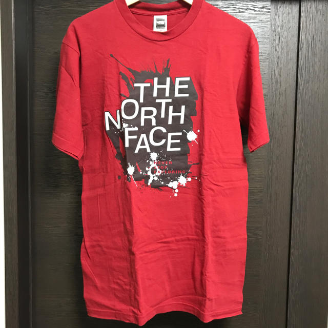 THE NORTH FACE(ザノースフェイス)の値下げ！ノースフェイス 赤 半袖 メンズのトップス(Tシャツ/カットソー(半袖/袖なし))の商品写真