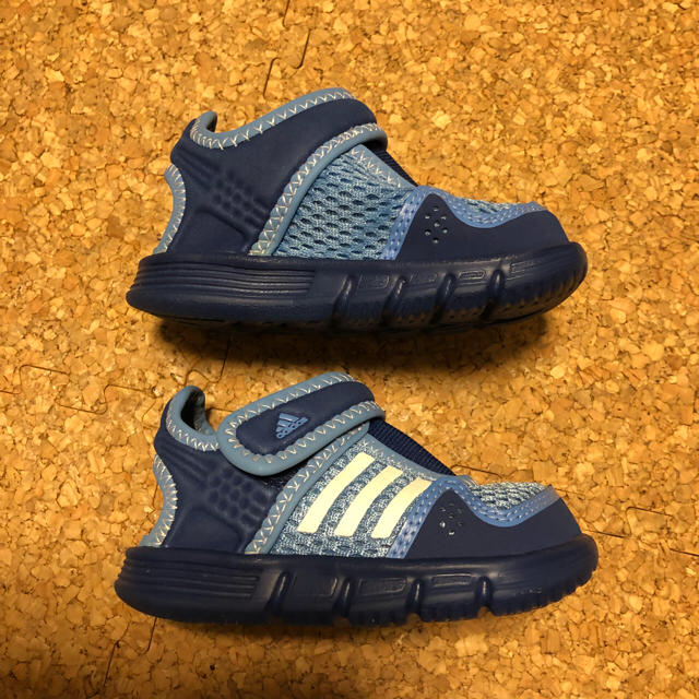 adidas(アディダス)の新品 adidas サンダル 12㎝ キッズ/ベビー/マタニティのベビー靴/シューズ(~14cm)(サンダル)の商品写真