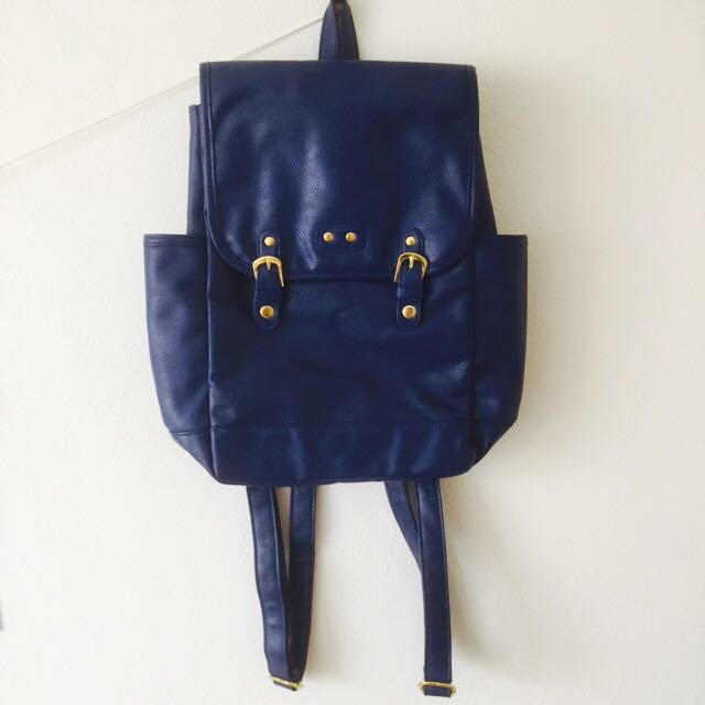 FOREVER 21(フォーエバートゥエンティーワン)のブルーのきれいめリュック レディースのバッグ(リュック/バックパック)の商品写真