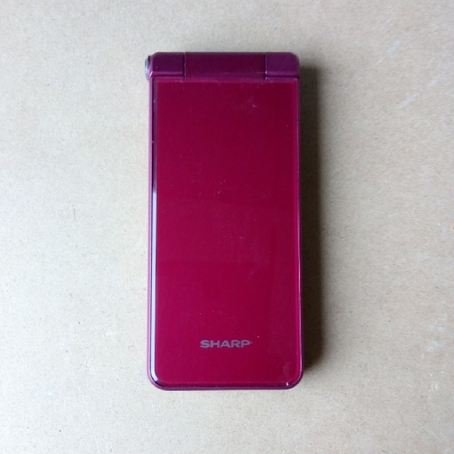 SHARP(シャープ)のSIMフリー AQUOSケータイ SH-N01 スマホ/家電/カメラのスマートフォン/携帯電話(携帯電話本体)の商品写真