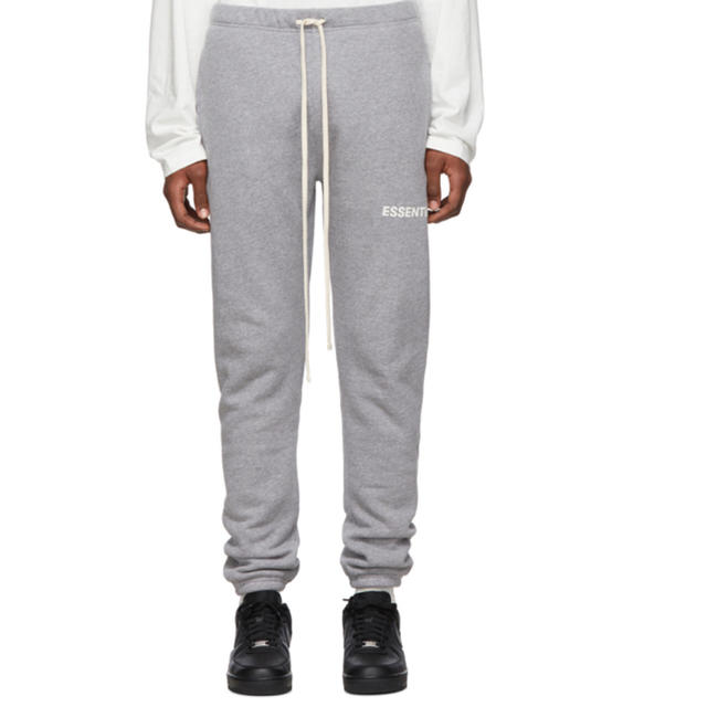 FEAR OF GOD(フィアオブゴッド)のFOG Essentials☆Graphic Sweatpants メンズのパンツ(ワークパンツ/カーゴパンツ)の商品写真