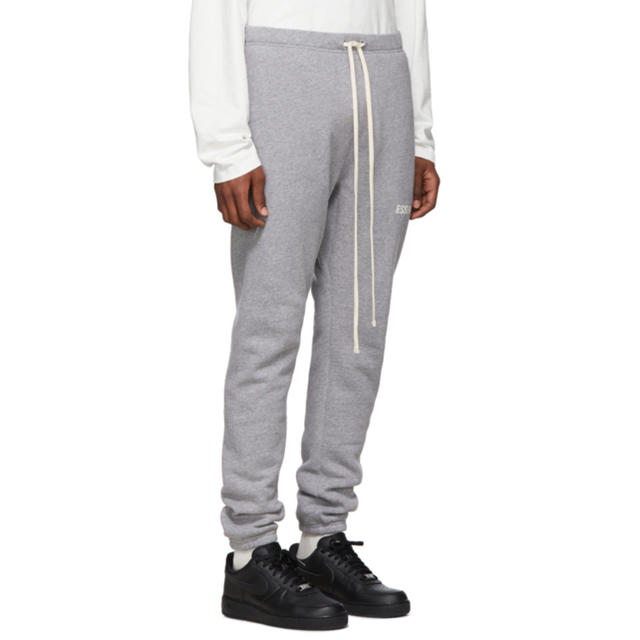 FEAR OF GOD(フィアオブゴッド)のFOG Essentials☆Graphic Sweatpants メンズのパンツ(ワークパンツ/カーゴパンツ)の商品写真