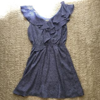 ビーシービージーマックスアズリア(BCBGMAXAZRIA)の［お値下げしました］きれいめワンピース(ひざ丈ワンピース)