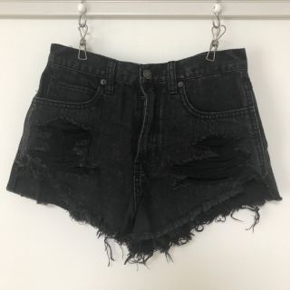 アバクロンビーアンドフィッチ(Abercrombie&Fitch)のアバクロ ダメージ 黒ショートパンツ W24(ショートパンツ)