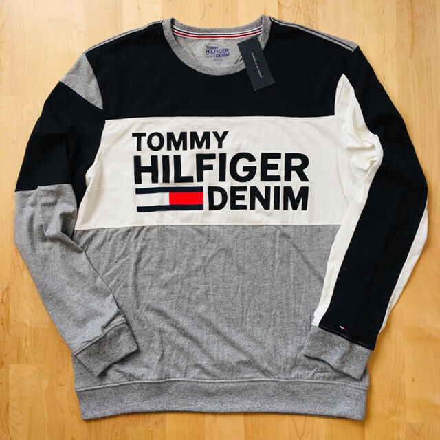 TOMMY HILFIGER(トミーヒルフィガー)のうめ吉様専用★Tommy Hilfigerロゴプリント切り替えストリート系ロンT メンズのトップス(Tシャツ/カットソー(七分/長袖))の商品写真