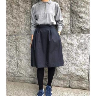 シンゾーン(Shinzone)のShinzone★TUCK SKIRT★ネイビー★美品(ひざ丈スカート)