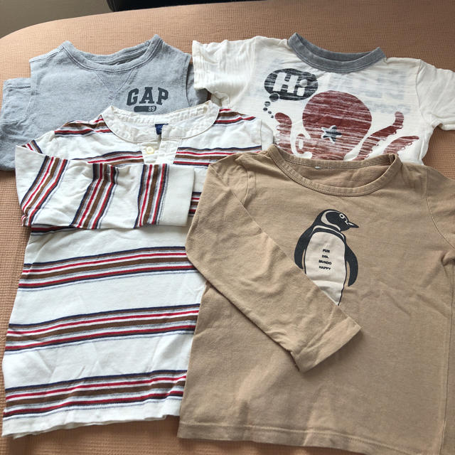 GAP(ギャップ)の100cmトップス4枚セット キッズ/ベビー/マタニティのキッズ服女の子用(90cm~)(Tシャツ/カットソー)の商品写真