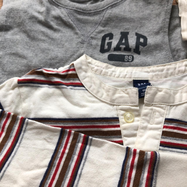 GAP(ギャップ)の100cmトップス4枚セット キッズ/ベビー/マタニティのキッズ服女の子用(90cm~)(Tシャツ/カットソー)の商品写真