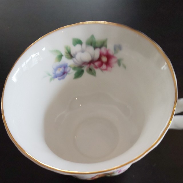 ROYAL ALBERT(ロイヤルアルバート)のカップ  インテリア/住まい/日用品のキッチン/食器(グラス/カップ)の商品写真