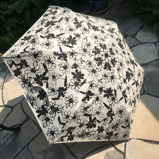 新品  晴雨兼用   UVシルバーコーティング折りたたみ日傘(傘)
