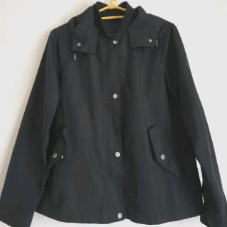 ザラ(ZARA)のZARA フリル ナイロンジャケット(ナイロンジャケット)