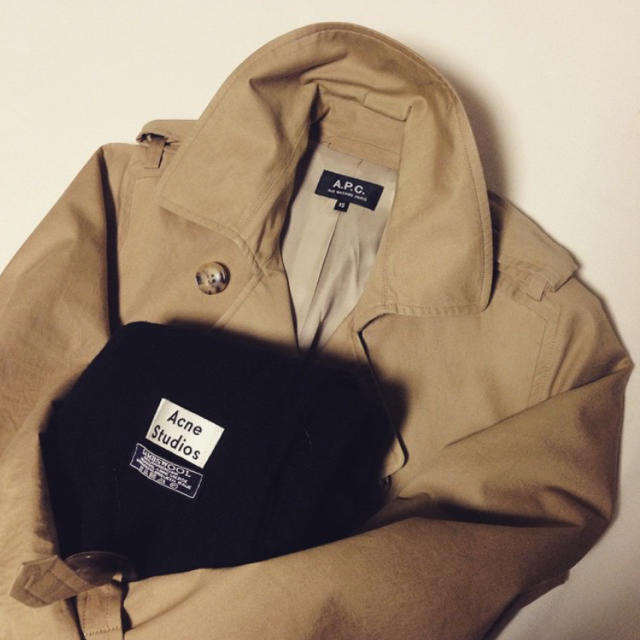 A.P.C(アーペーセー)のa.p.c xs トレンチコート ベージュ 春 秋 スプリング  アーペーセー レディースのジャケット/アウター(トレンチコート)の商品写真