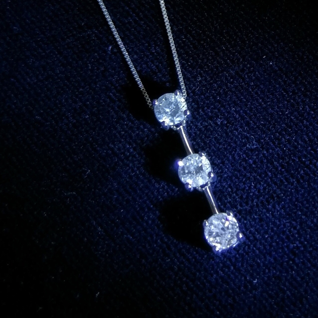 trilogy(トリロジー)の天然ダイヤモンドトリロジーネックレス計1ctソーティング付き レディースのアクセサリー(ネックレス)の商品写真