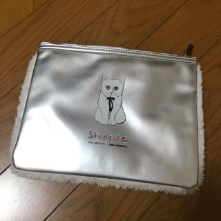 シュウウエムラ(shu uemura)の【シュウウエムラ】のノベルティポーチ。KarlLagerfeldシュペットコラボ(ポーチ)