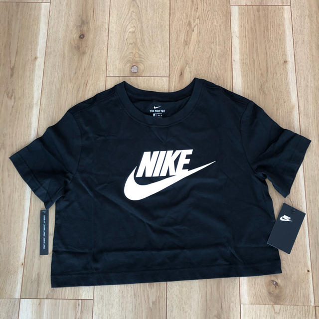 NIKE(ナイキ)の【新品】NIKE  Swooshロゴ クロップド丈 半袖トップスXS レディースのトップス(Tシャツ(半袖/袖なし))の商品写真