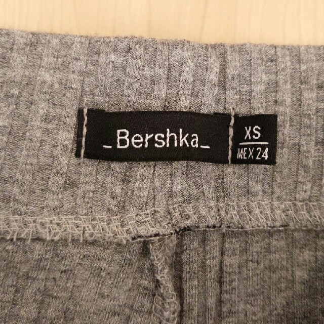 Bershka(ベルシュカ)のBershka  パンツ レディースのパンツ(カジュアルパンツ)の商品写真