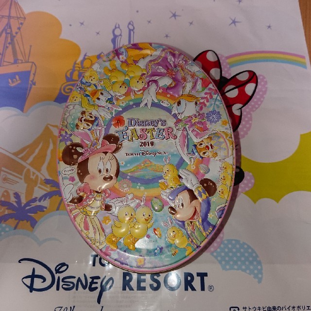 Disney(ディズニー)のえび0523様専用☆ディズニー イースター 2019 チョコレートクランチ 食品/飲料/酒の食品(菓子/デザート)の商品写真