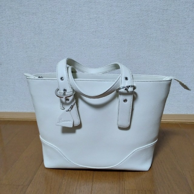 濱野皮革工藝/HAMANO(ハマノヒカクコウゲイ)のHamano  バッグ　ホワイト レディースのバッグ(ハンドバッグ)の商品写真