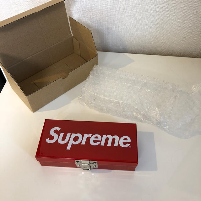 Supreme(シュプリーム)のシュプリーム スモール メタルストレージボックス インテリア/住まい/日用品の収納家具(ケース/ボックス)の商品写真