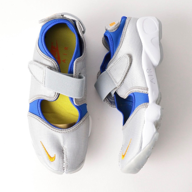 NIKE(ナイキ)のNIKE ナイキ メタルエアリフト シルバー 24cm 新品 AIR RIFT レディースの靴/シューズ(サンダル)の商品写真