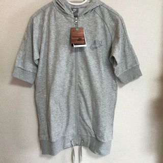 ナイキ(NIKE)のNIKE パーカー ドライフィット(Tシャツ(半袖/袖なし))