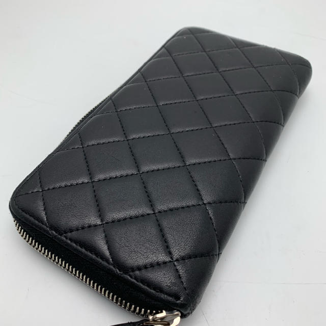 CHANEL(シャネル)の『ショコラ様専用』CHANEL シャネル マトラッセ ラウンドジップ 財布 レディースのファッション小物(財布)の商品写真