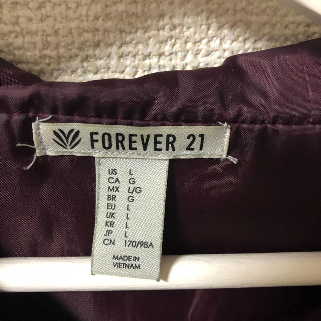 FOREVER 21(フォーエバートゥエンティーワン)のプルオーバー レディースのジャケット/アウター(ナイロンジャケット)の商品写真