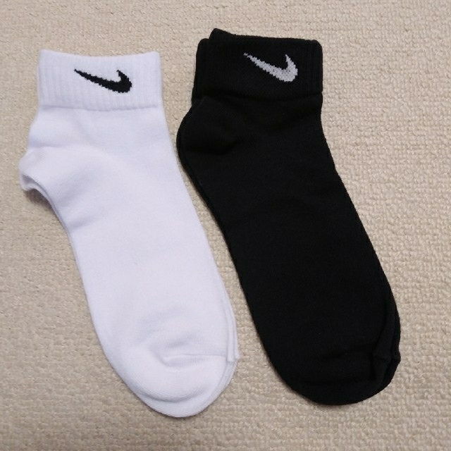 NIKE(ナイキ)のNIKE　2足 レディースのレッグウェア(ソックス)の商品写真