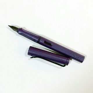 ラミー(LAMY)のLAMY サファリ 万年筆 2016年限定色 ライラック（dark lilac）(ペン/マーカー)