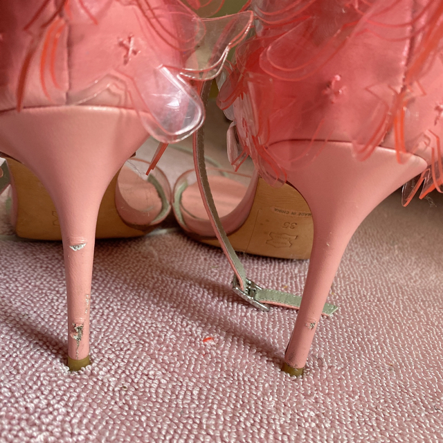 TSURU by Mariko Oikawa(ツルバイマリコオイカワ)のツルバイマリコオイカワ バタフライ パンプス レディースの靴/シューズ(ハイヒール/パンプス)の商品写真