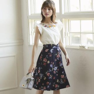 トッコ(tocco)のクニ様専用♡tocco closet ♡ハートウエストオータムフラワースカート(ひざ丈スカート)