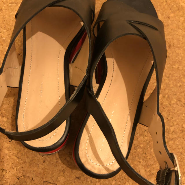 ZARA(ザラ)のゆき様専用ZARAレザーサンダル レディースの靴/シューズ(サンダル)の商品写真
