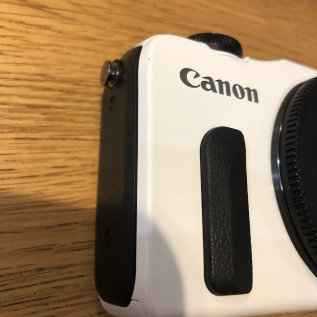 Canon(キヤノン)のCanon EOS M EF-M18-55 STM EF-M22/2 STM 白 スマホ/家電/カメラのカメラ(ミラーレス一眼)の商品写真