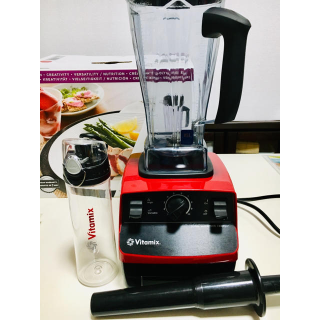 Vitamix - vitamix TNC5200 レッドの通販 by おんたん's shop｜バイタミックスならラクマ