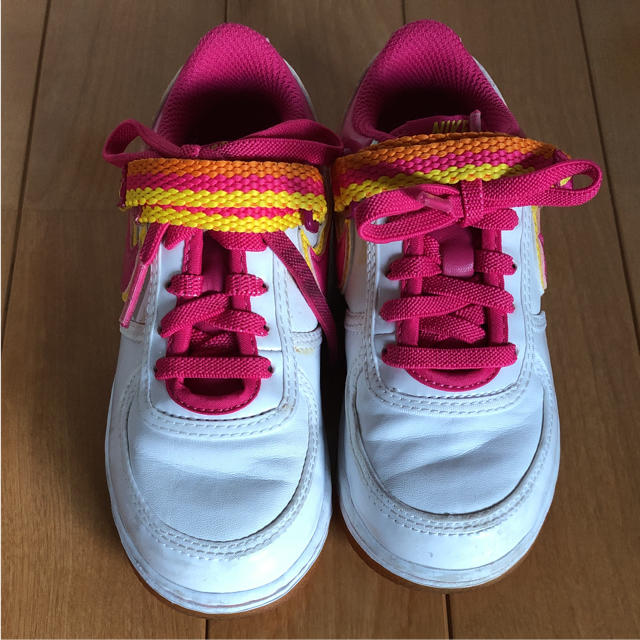 NIKE(ナイキ)のNIKE スニーカー キッズ/ベビー/マタニティのキッズ靴/シューズ(15cm~)(その他)の商品写真