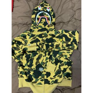 アベイシングエイプ(A BATHING APE)のbape シャークパーカー (パーカー)