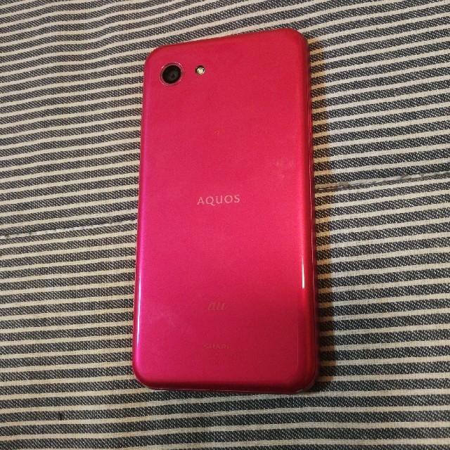 SHARP(シャープ)の美品 au SHARP AQUOS SHV41 ピンク スマホ/家電/カメラのスマートフォン/携帯電話(スマートフォン本体)の商品写真