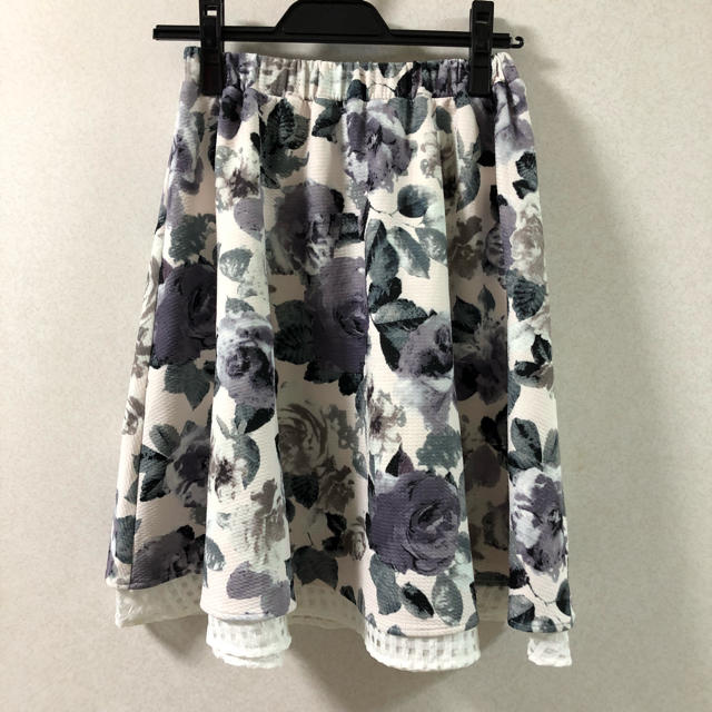 MIIA(ミーア)のMIIA 花柄スカート レディースのスカート(ひざ丈スカート)の商品写真
